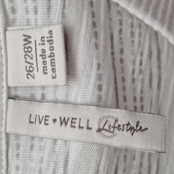 e Striped V-Neck Women's Top Size 26/28W - Picture 2 of 4